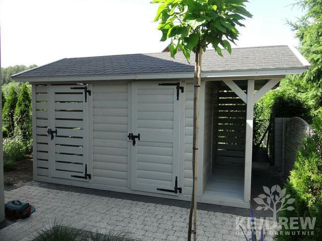 Zamykana drewutnia z góralskim domkiem drewnianym domek