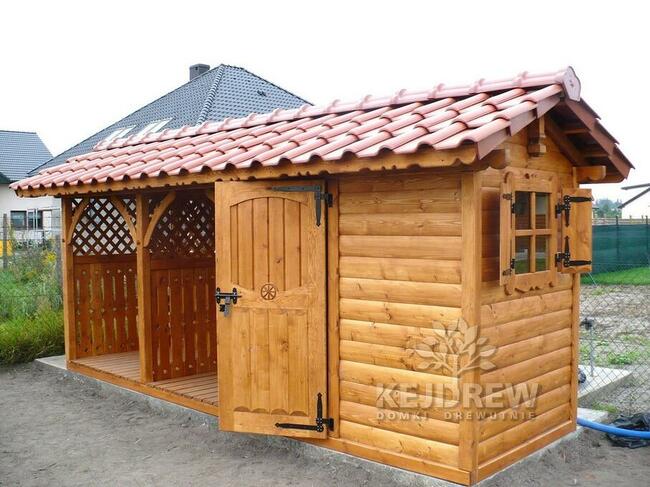Zamykana drewutnia z góralskim domkiem drewnianym domek