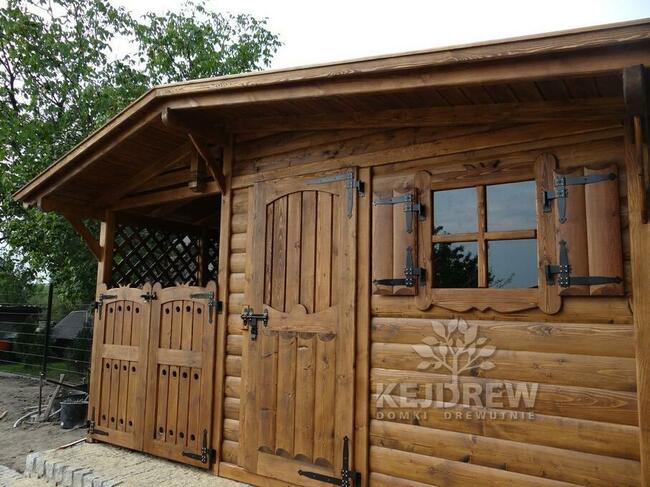 Zamykana drewutnia z góralskim domkiem drewnianym domek