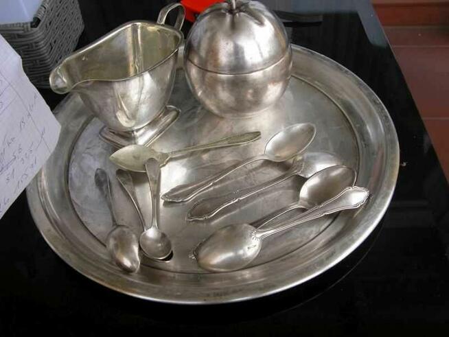 stare sygnowane platery na tacy