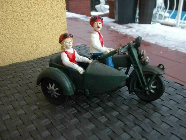 stara zabawka - figurka żeliwo