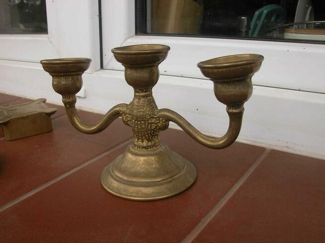stary mosiężny świecznik 3r