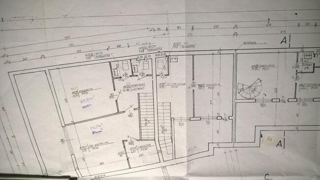 Sprzedam lokale użytkowe w Płocku Królewiecka 25 i pietro