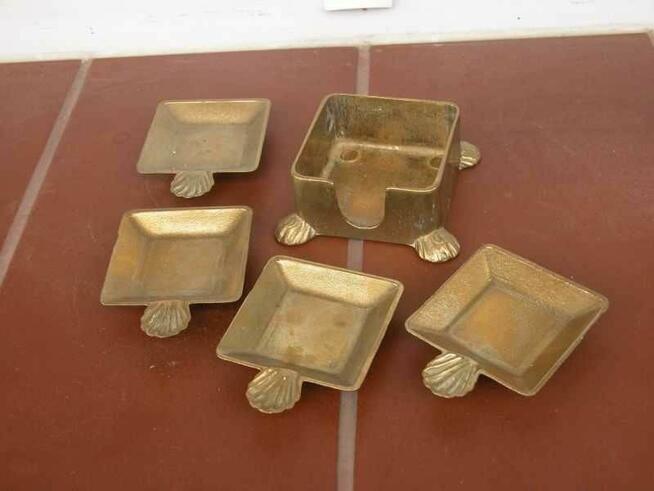 mosiężna popielnica sygnowana