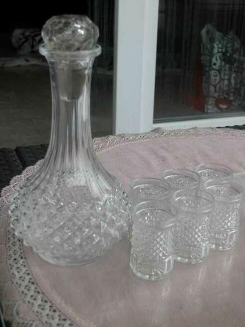 stara karafka plus kieliszki