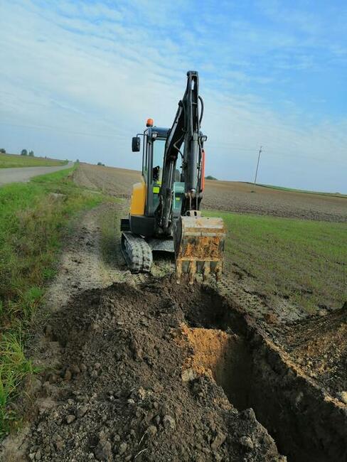 Usługi Minikoparka 2.5 t wiertnica fi 250 PRZECISK KRET