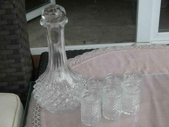 stara karafka plus kieliszki