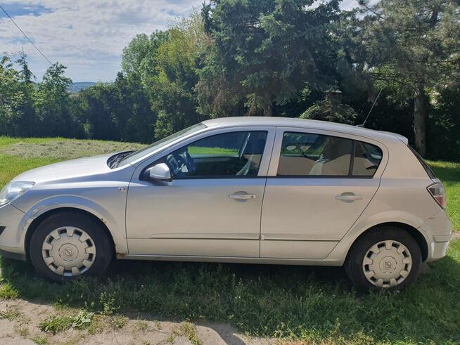 Opel Astra 1.6 2008 benzyna