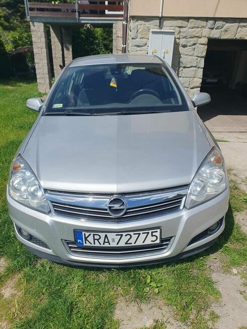 Opel Astra 1.6 2008 benzyna