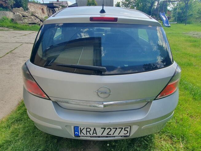 Opel Astra 1.6 2008 benzyna