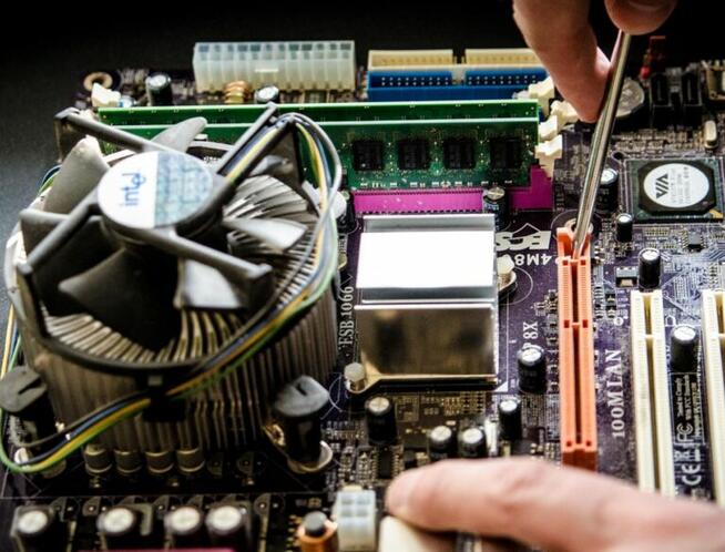 Pogotowie komputerowe - naprawa u Klienta Szczecin i okolice