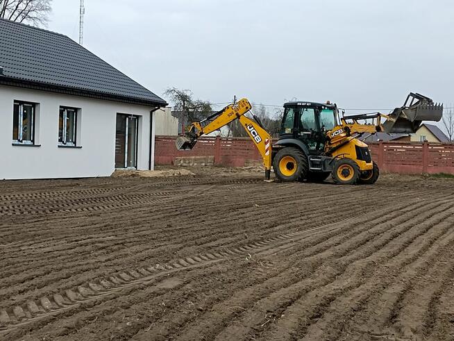 Usługi koparkami ,transport ,wyburzenia budynku