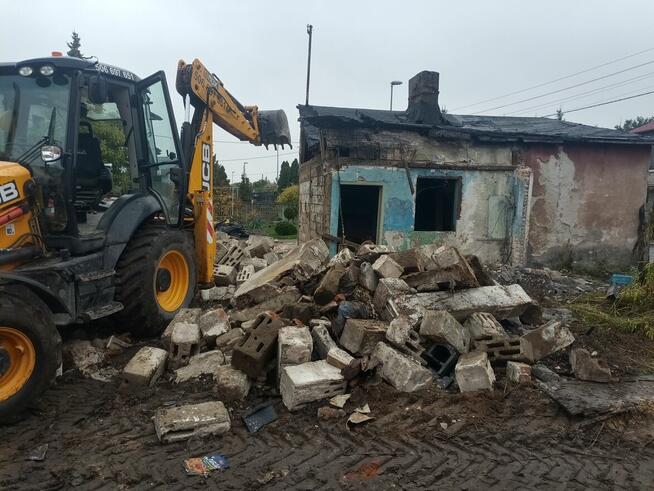 Usługi koparkami ,transport ,wyburzenia budynku