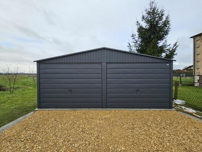 Garaż Grafitowy z bramami ciemny orzech blaszak hala do 35m2