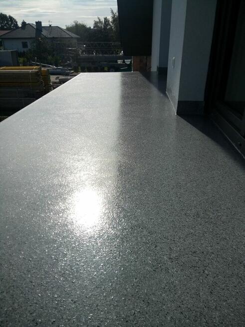 Kamienny dywan, posadzki żywiczne na taras, schody, balkon