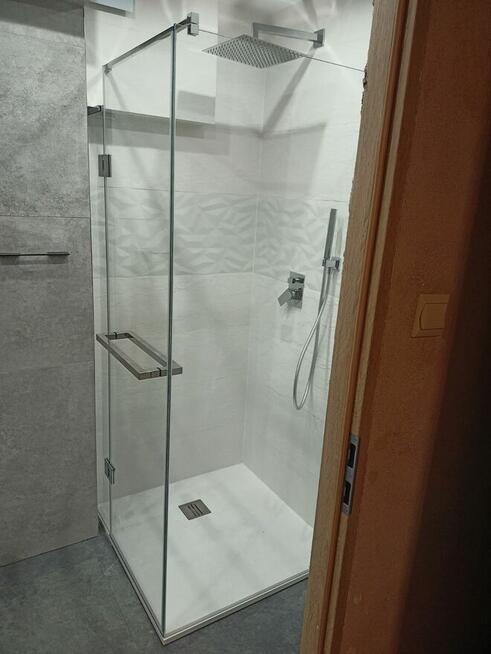 Kabiny i lustra led na wymiar