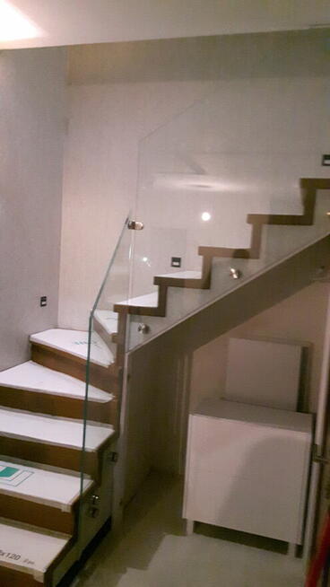 Balustrady zewnętrzne i wewnętrzne producent