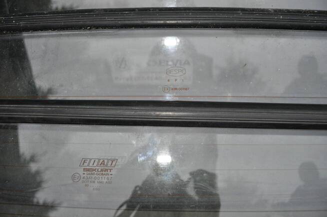 Różne szyby do Fiata 126p Malucha