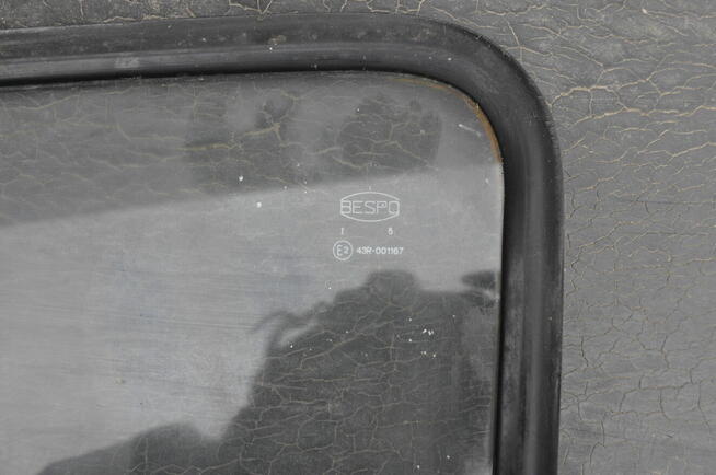 Różne szyby do Fiata 126p Malucha