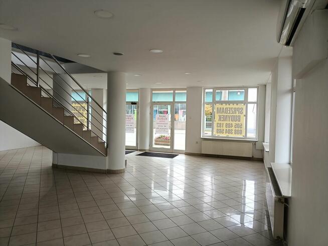 Sprzedam budynek w centrum miasta Radzyń Podlaski 4 piętra 4