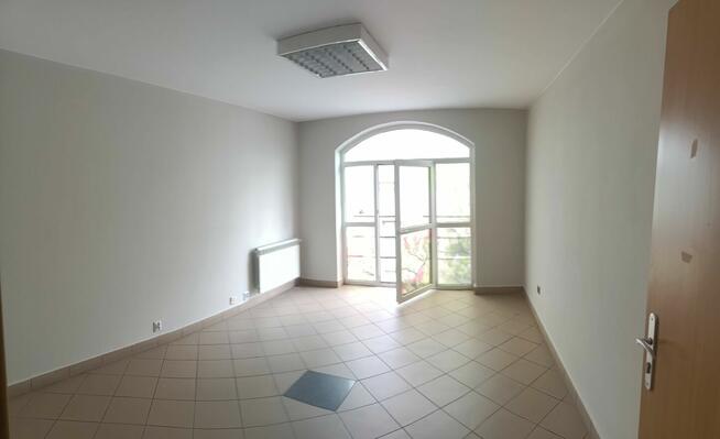 Sprzedam budynek w centrum miasta Radzyń Podlaski 4 piętra 4