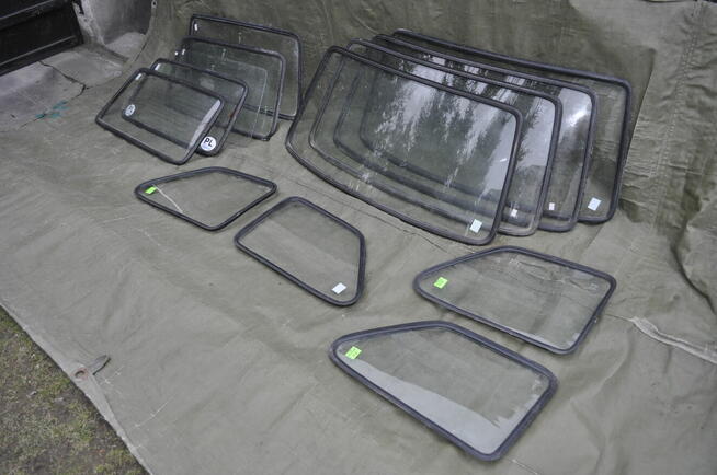 Różne szyby do Fiata 126p Malucha