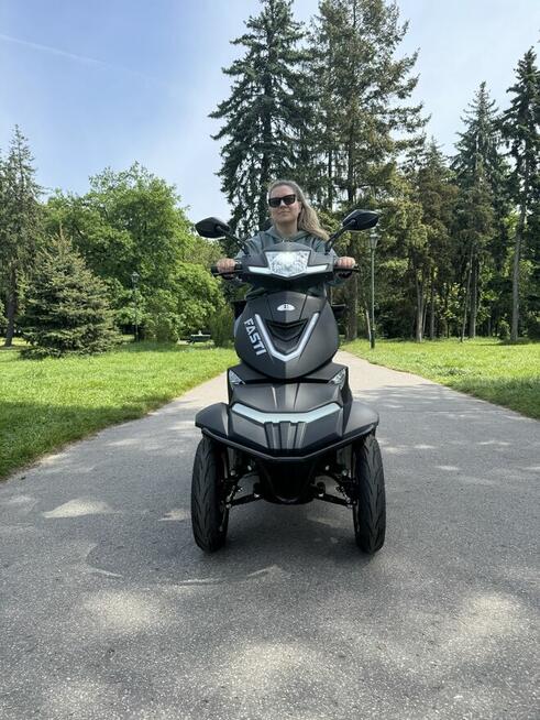 FASTI 4 Max: Elektryczny skuter czterokołowy, czarny