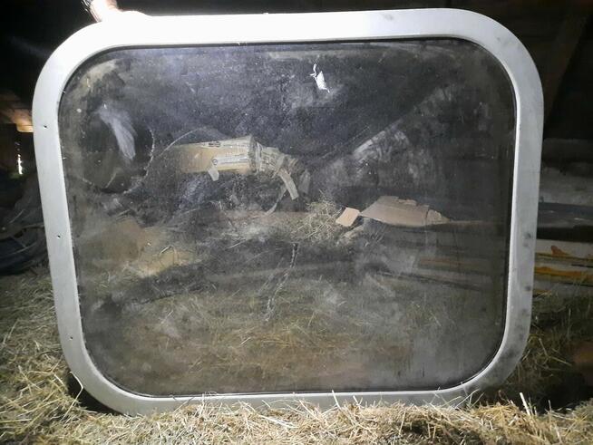 Okna aluminiowe, z pociągu