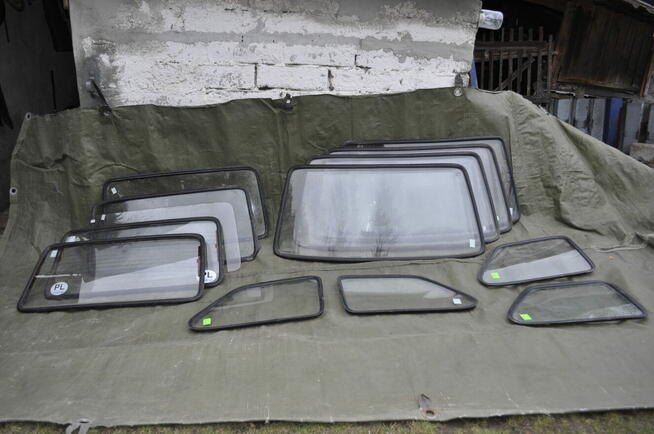 Różne szyby do Fiata 126p Malucha