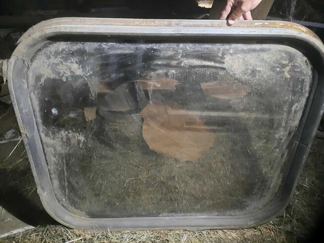 Okna aluminiowe, z pociągu