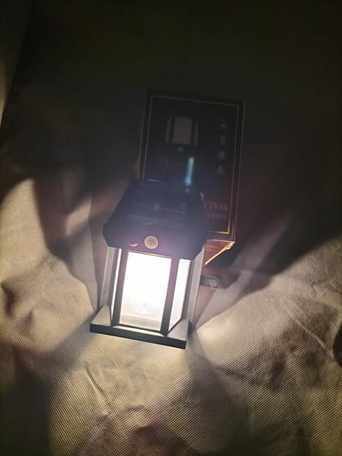 Lampka zewnętrzna z czujnikiem ruchu