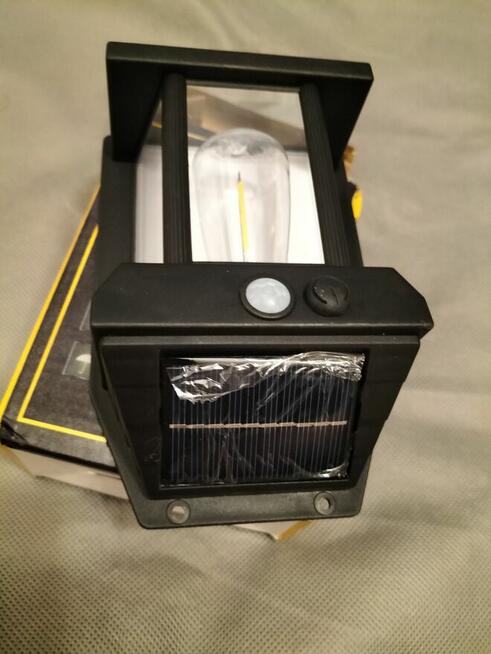 Lampka zewnętrzna z czujnikiem ruchu