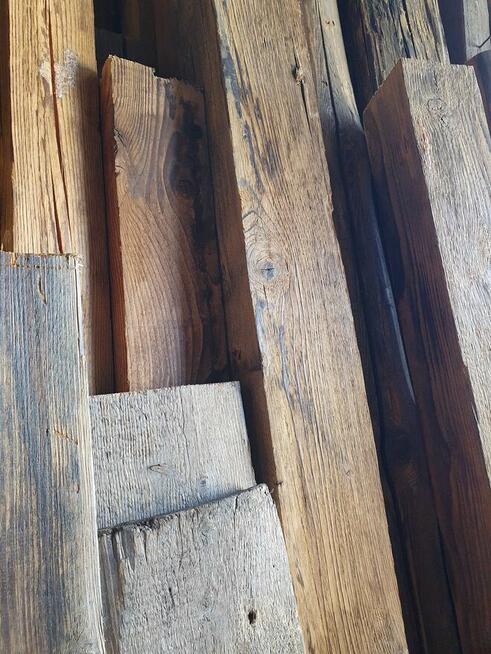 Stare ponad wiekowe szczotkowane drzewo beli krokwie deski