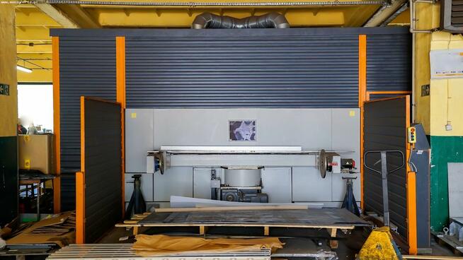 Zrobotyzowana cela do cięcia i spawania laserowego FANUC M-7