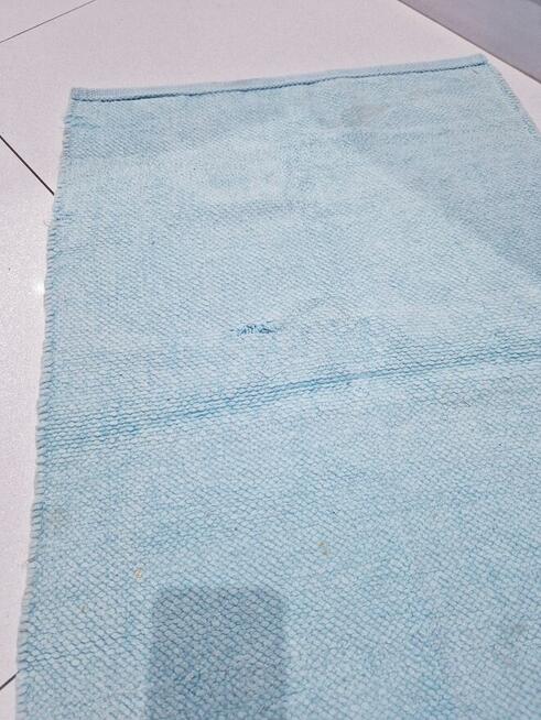 Dywanik łazienkowy z defektem