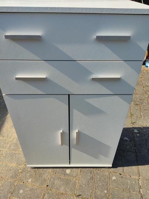 Wyposażenie łazienki, sanitariaty, szafki