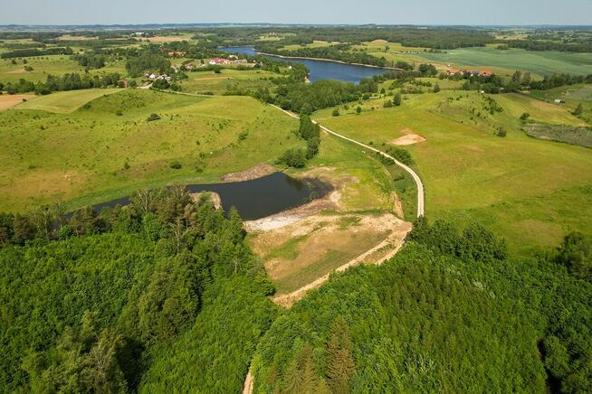 Działki z linią brzegową i widokiem na jez. Rogale