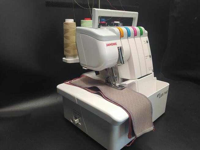 Maszyna JANOME OWERLOK 2, 3 4-nitkowy z transportem różnicow