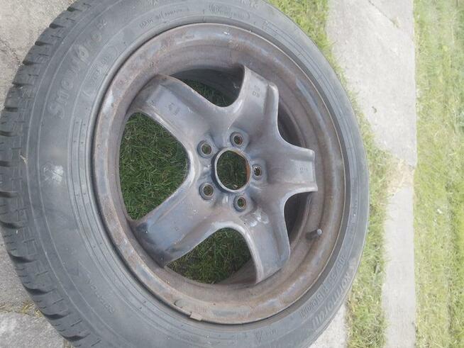 Felgi stalowe strukturalne z oponami zimowymi marki Kormoran