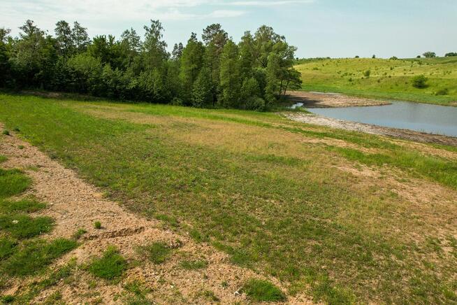 Działki z linią brzegową i widokiem na jez. Rogale