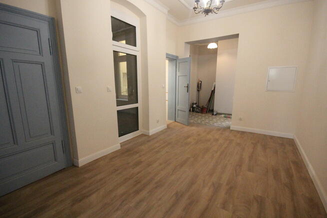 3pok, 110met, ok. Placu Grunwaldzkiego PO REMONCIE (Wrocław)