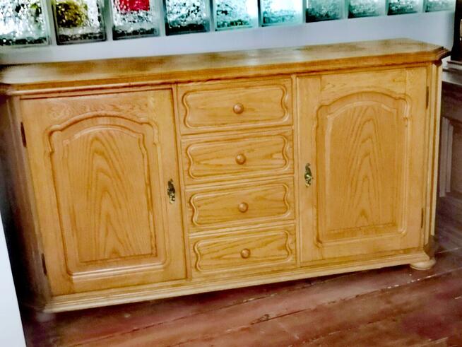 Meble w holenderskim stylu. Stan dobry, jak to w dębie bywa.