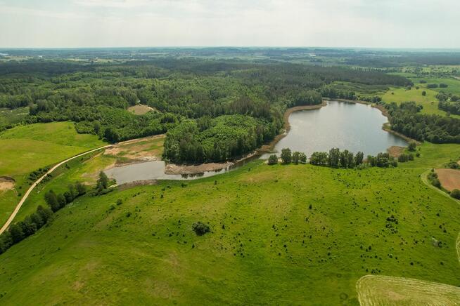 Działki z linią brzegową i widokiem na jez. Rogale