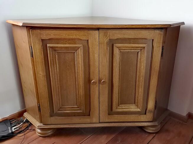 Meble w holenderskim stylu. Stan dobry, jak to w dębie bywa.