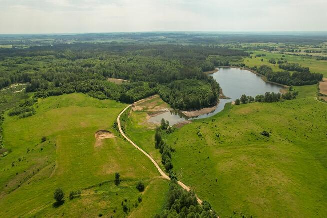 Działki z linią brzegową i widokiem na jez. Rogale