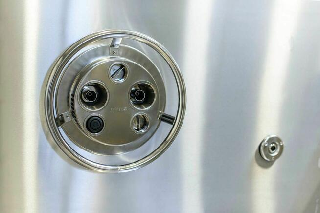 Luksusowe baseny ze stali nierdzewnej marki ZENWAVE