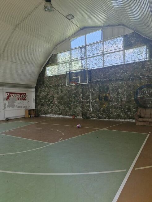 Budynek inwestycyjny po dawnej szkole