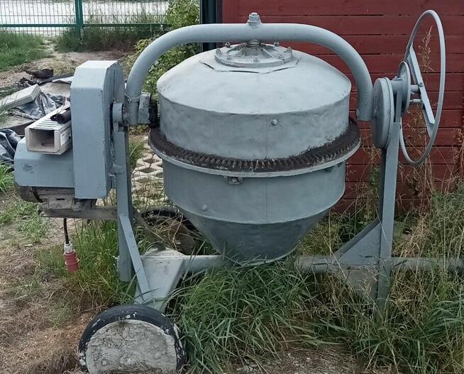 Betoniarka 250 l