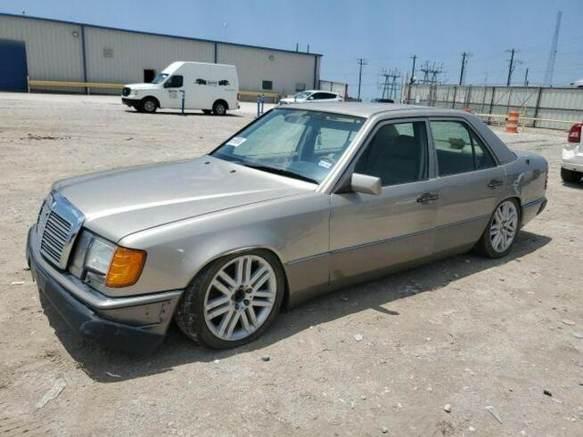 Mercedes E 300