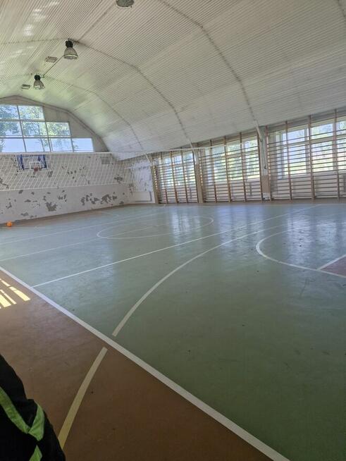 Budynek inwestycyjny po dawnej szkole